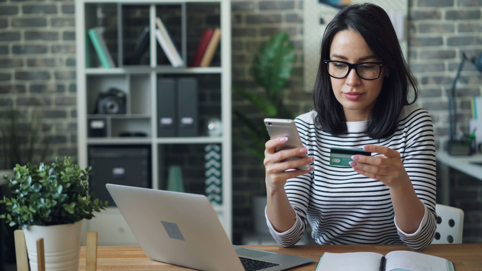 Lien de paiement, QR code : Comment faire payer ses clients à distance sans site e-commerce ?