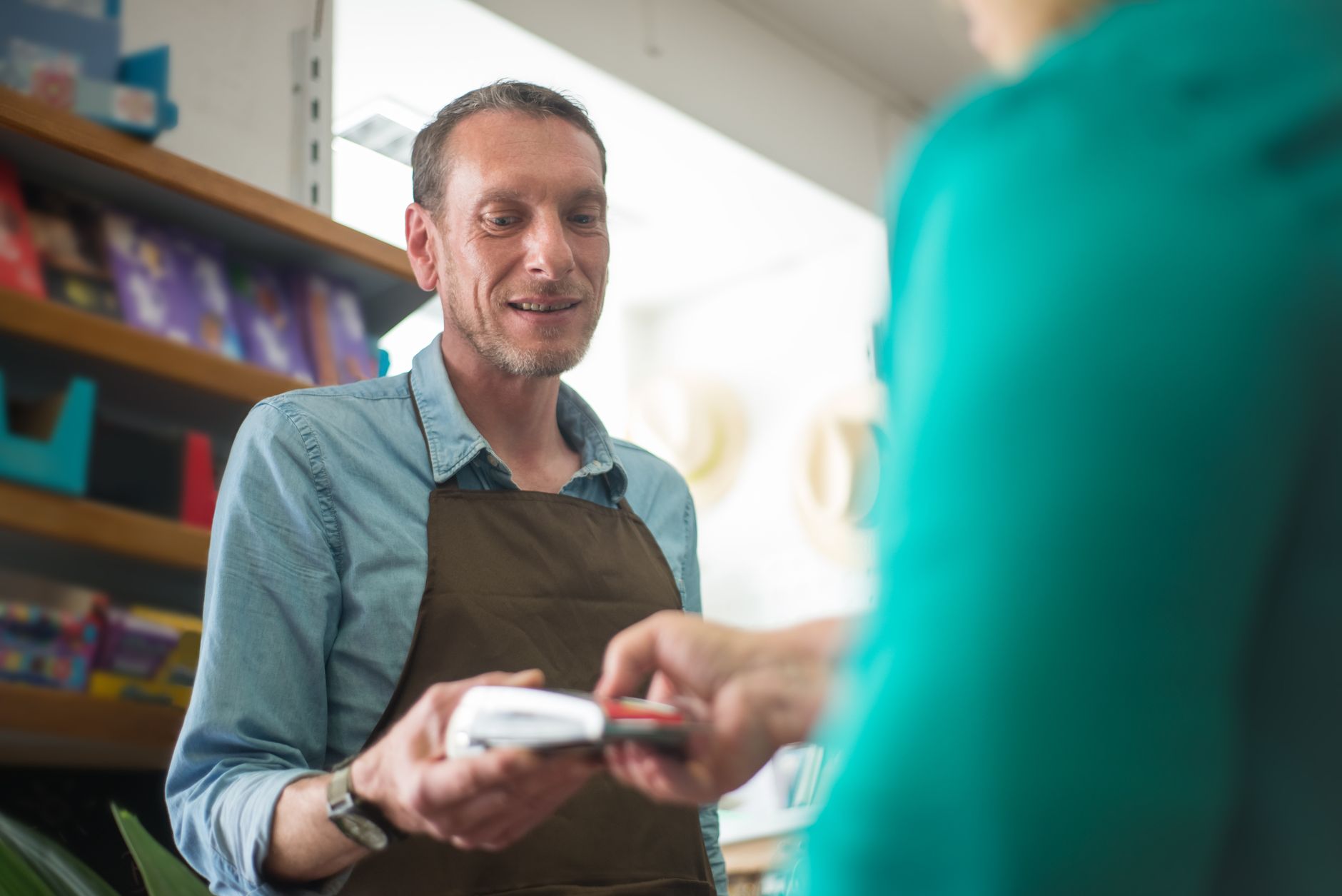 Peut-on refuser les paiements en espèces ou par chèque en toute légalité ? Ce que dit la loi